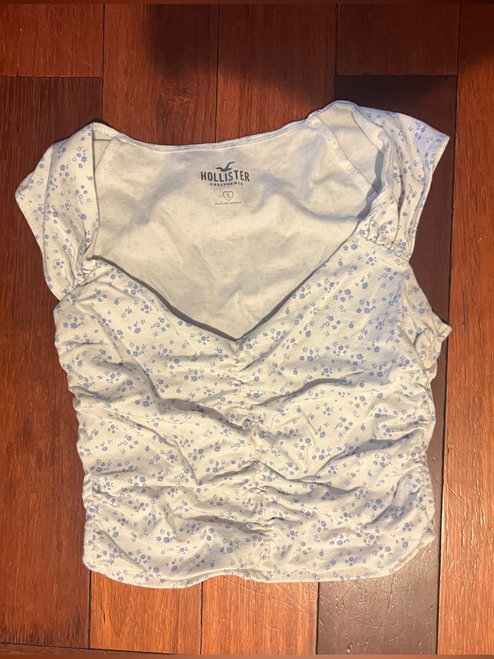 Hollister White Cropped Tee with Blue Floral Print
